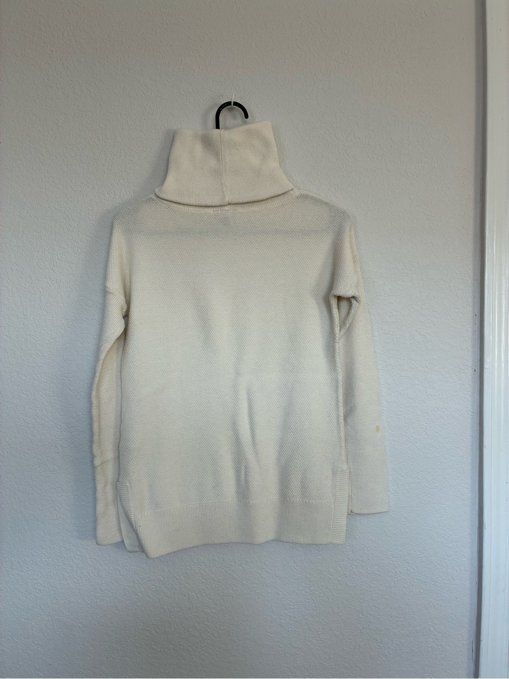 Talbots Women’s Ivory Textured Turtleneck Sweater Size Small